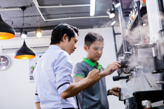 sử dụng dụng cụ