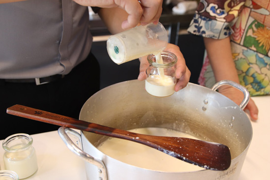 Cách làm sữa chua dẻo ngon đúng điệu