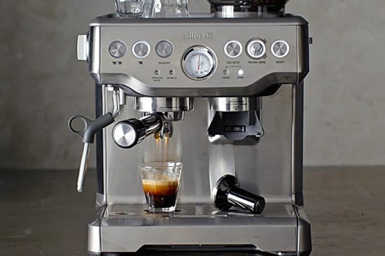 cách pha chế cà phê độc đáo bằng máy espresso