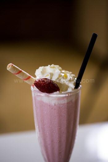 cách làm strawberry milkshake