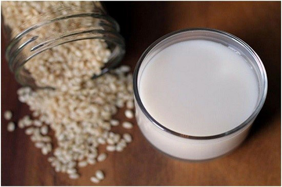 Bí quyết tự làm sữa gạo rang giảm cân đơn giản tại nhà